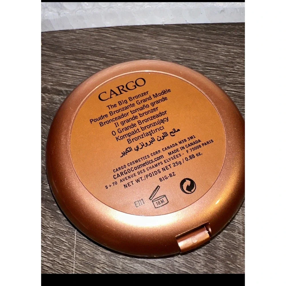 Cargo Cosmetics The Big Bronzer‎ BIG Pressed Powder Compact face